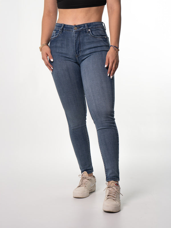JEANS CLASICO TONO MEDIO 1 BOTON TIRO ALTO REF-7362