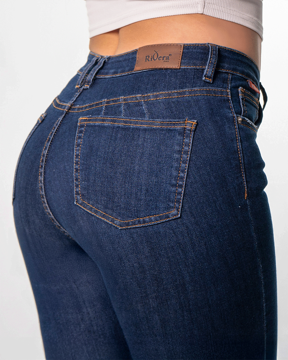 JEANS CLÁSICO SKINNY AZUL OSCURO 1 BOTON TIRO ALTO REF-7367