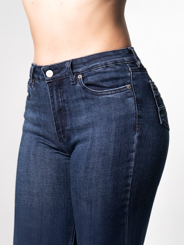 JEANS CLASICO TONO OSCURO 1 BOTON TIRO ALTO REF-7390