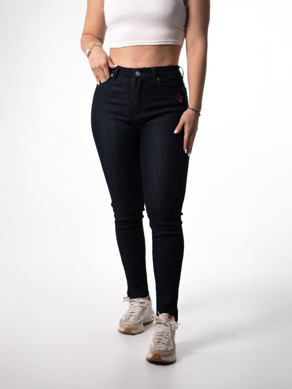 JEANS CLASICO TONO OSCURO BORDADO DE CORAZONES 1 BOTON TIRO ALTO REF-7394