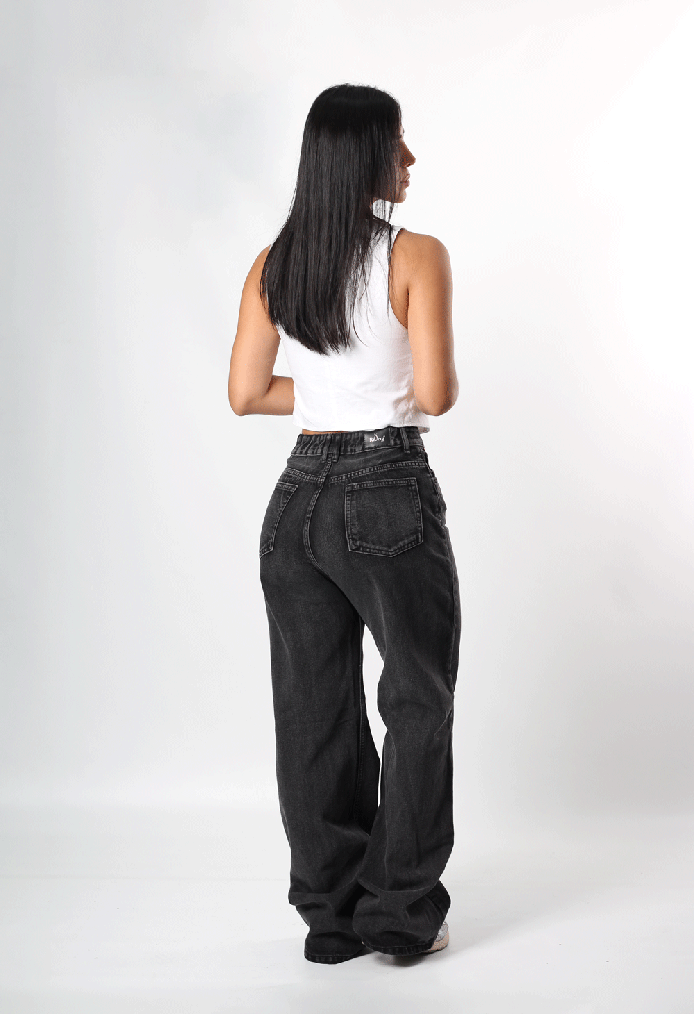 JEANS WIDE LEG NEGRO 1 BOTON TIRO ALTO REF-7397