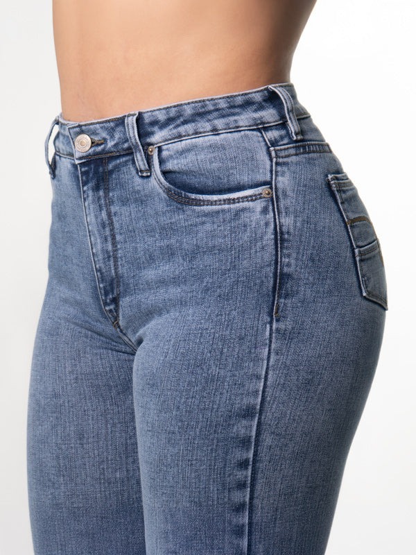 JEAN CLASICO CLARO 1 BOTON TIRO ALTO REF-7405