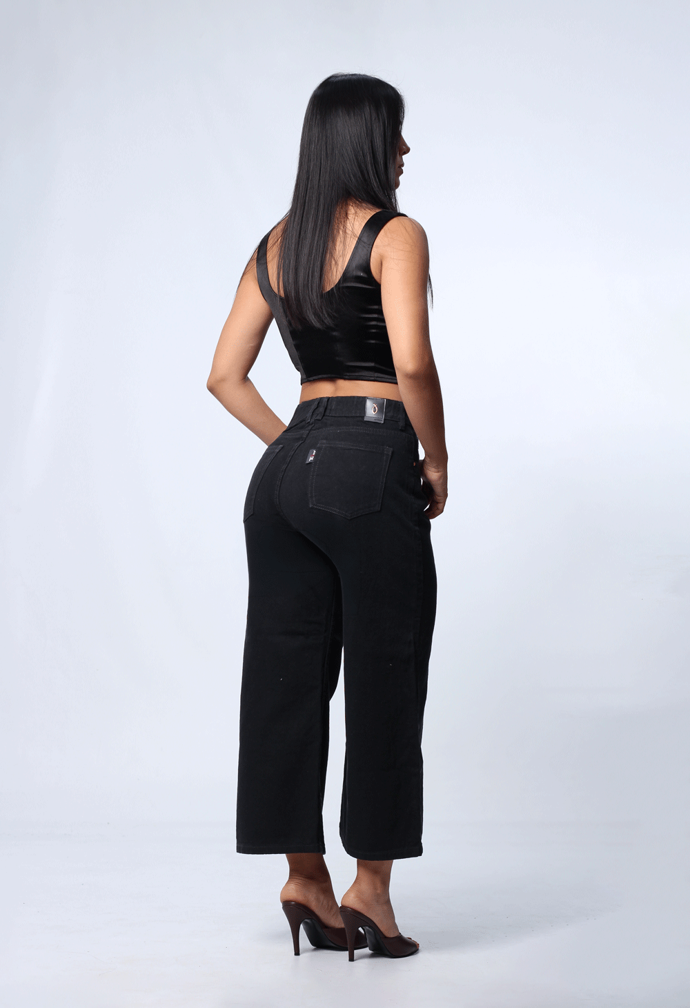 JEAN CULOTTE NEGRO 1 BOTON TIRO ALTO REF 7447