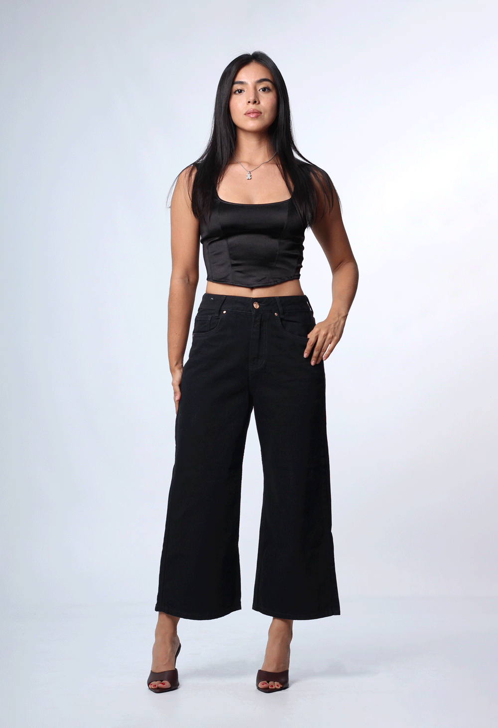 JEAN CULOTTE NEGRO 1 BOTON TIRO ALTO REF 7447