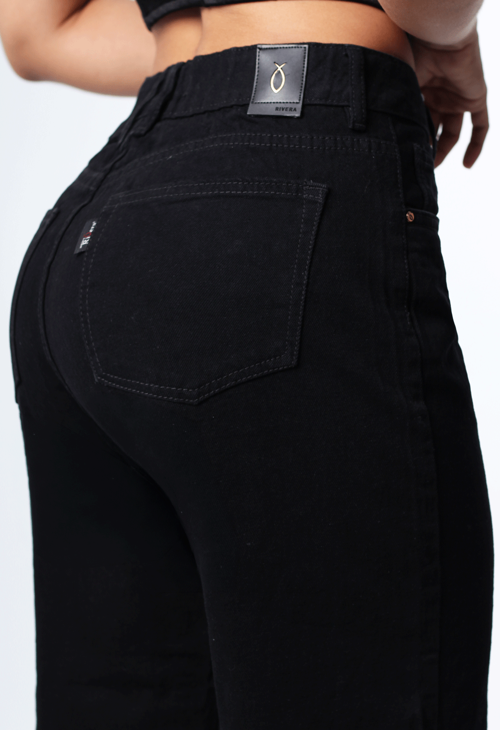 JEAN CULOTTE NEGRO 1 BOTON TIRO ALTO REF 7447