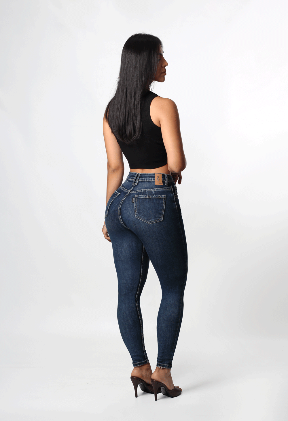 JEAN CLÁSICO SKINNY TONO MEDIO 1 BOTON TIRO ALTO REF-7422