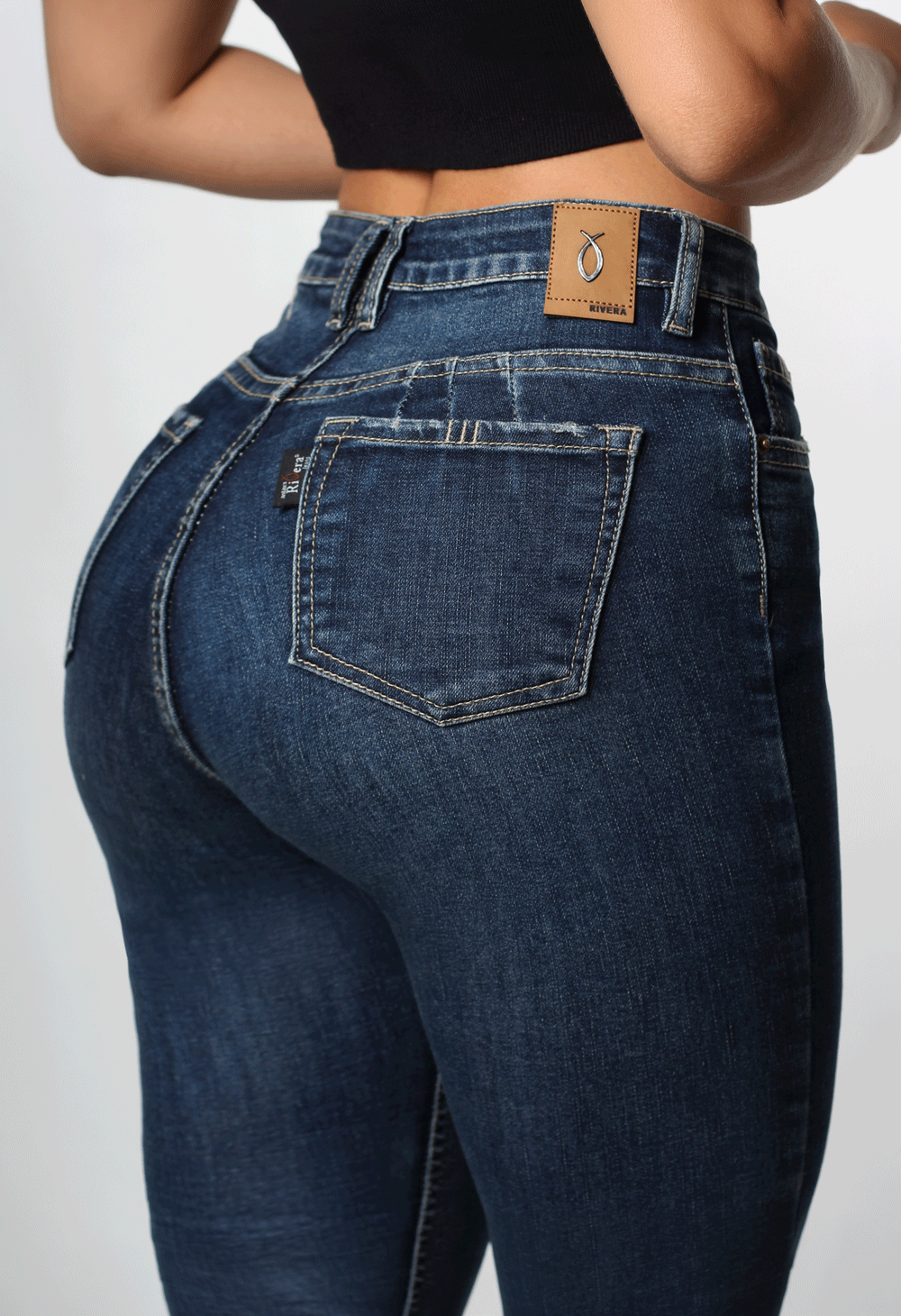 JEAN CLÁSICO SKINNY TONO MEDIO 1 BOTON TIRO ALTO REF-7422