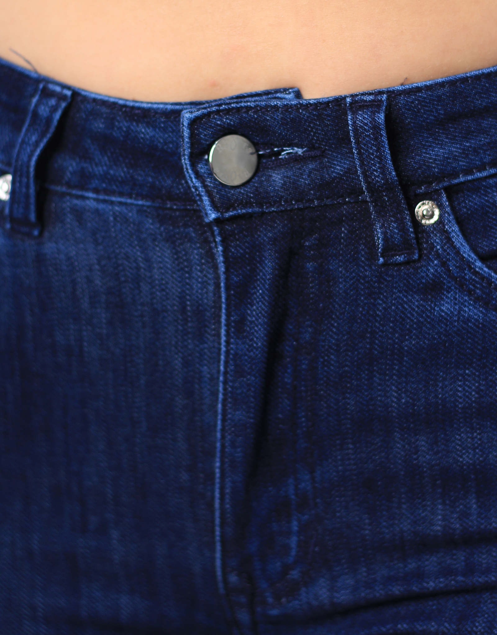 JEANS CLASICO 1 BOTON TIRO ALTO REF-7427