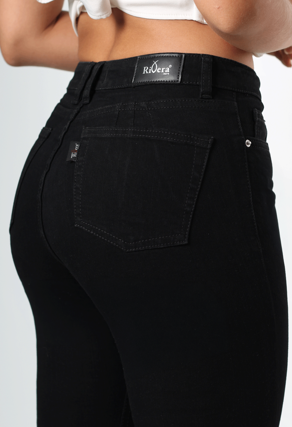 JEAN CLASICO ACAMPANADO NEGRO REF-7429