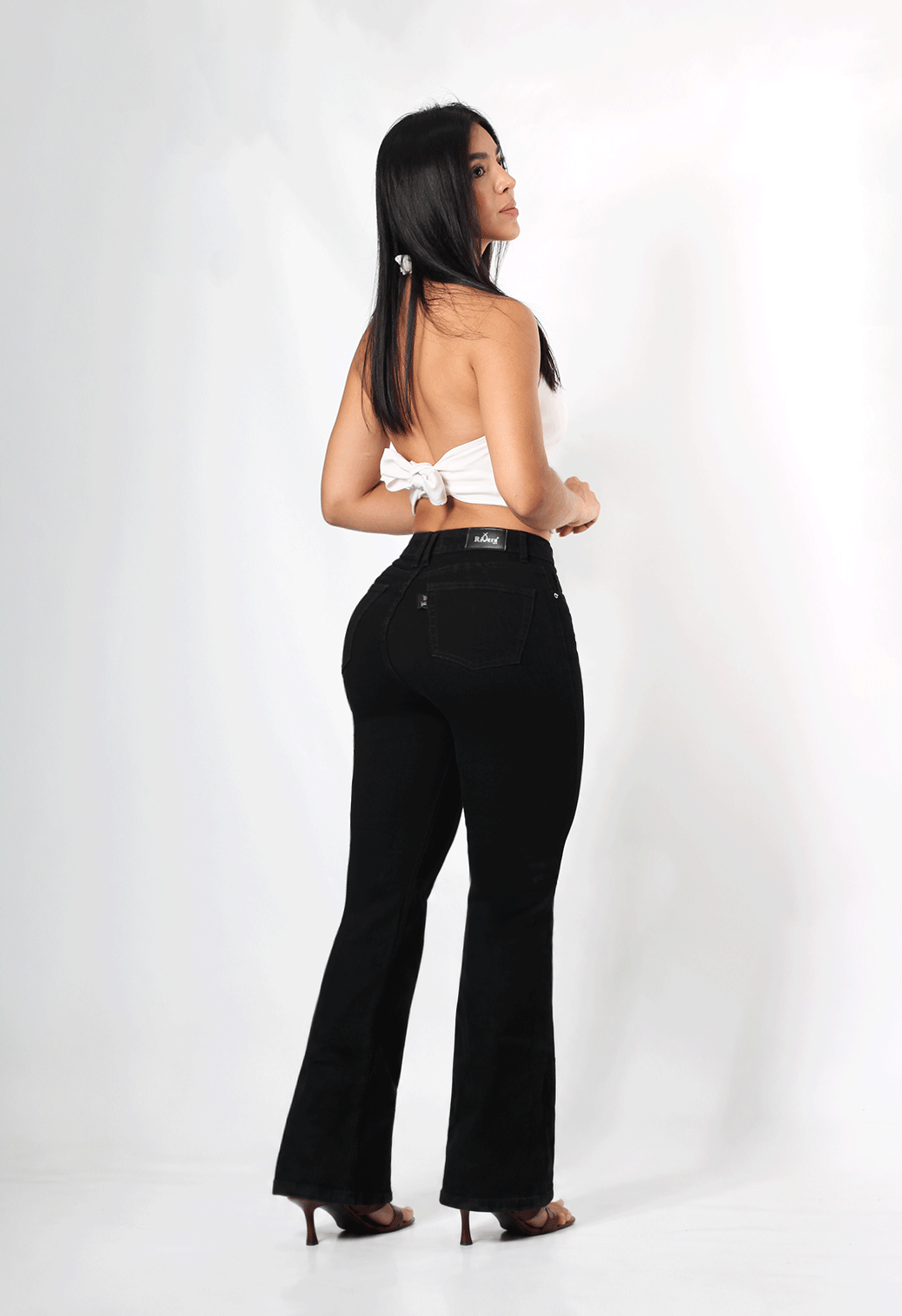 JEAN CLASICO ACAMPANADO NEGRO REF-7429