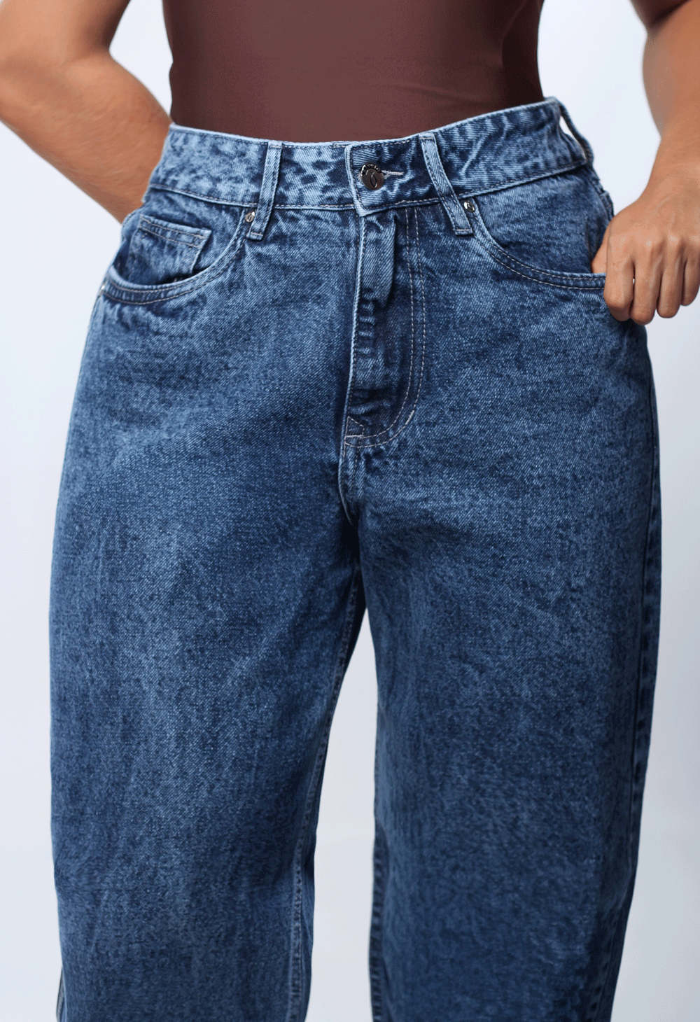 JEAN BOYFRIEND TONO MEDIO OSCURO 1 BOTON TIRO ALTO REF 7446