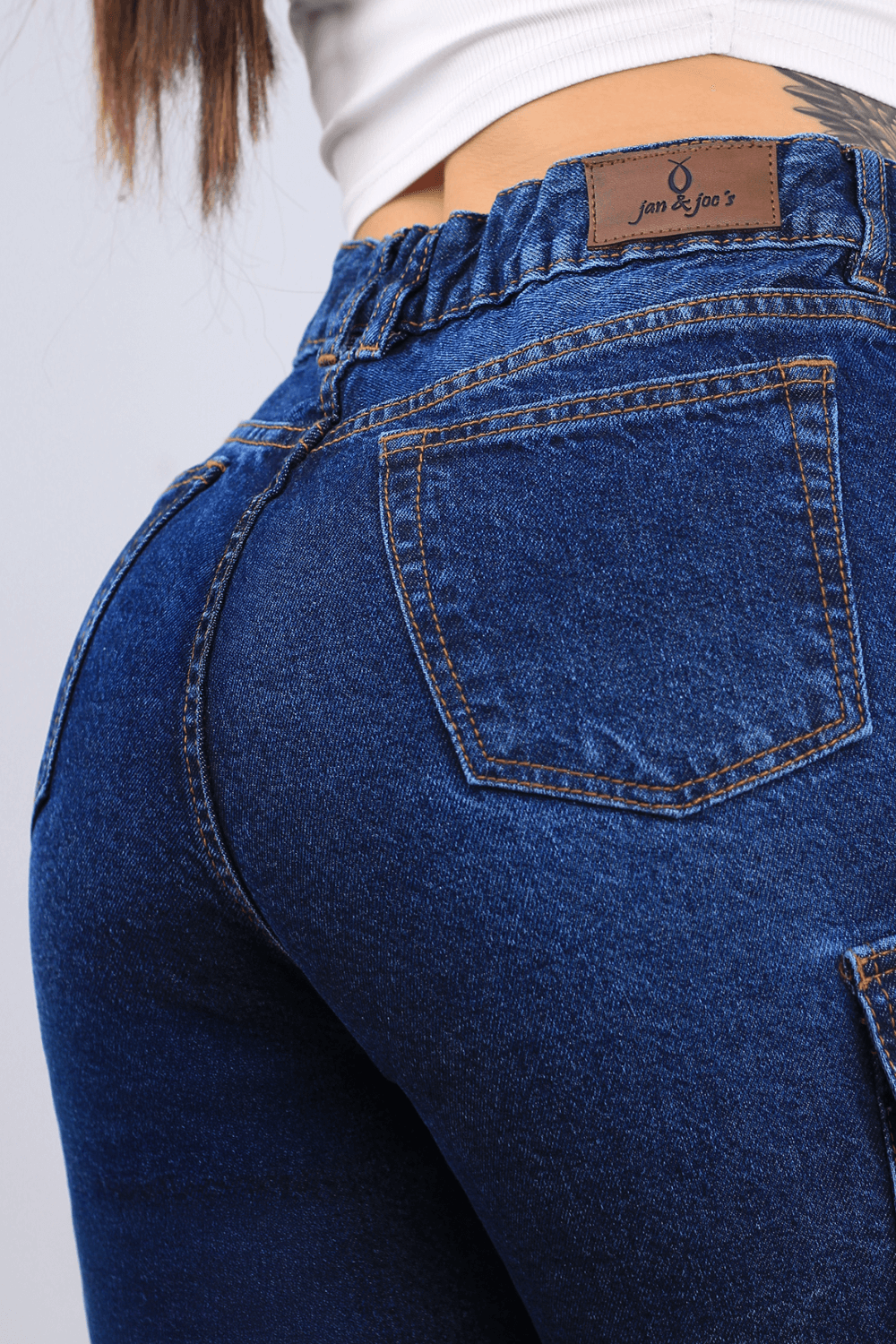 JEAN CARGO TONO OSCURO CON DETROYER 1 BOTON TIRO ALTO REF - 73875