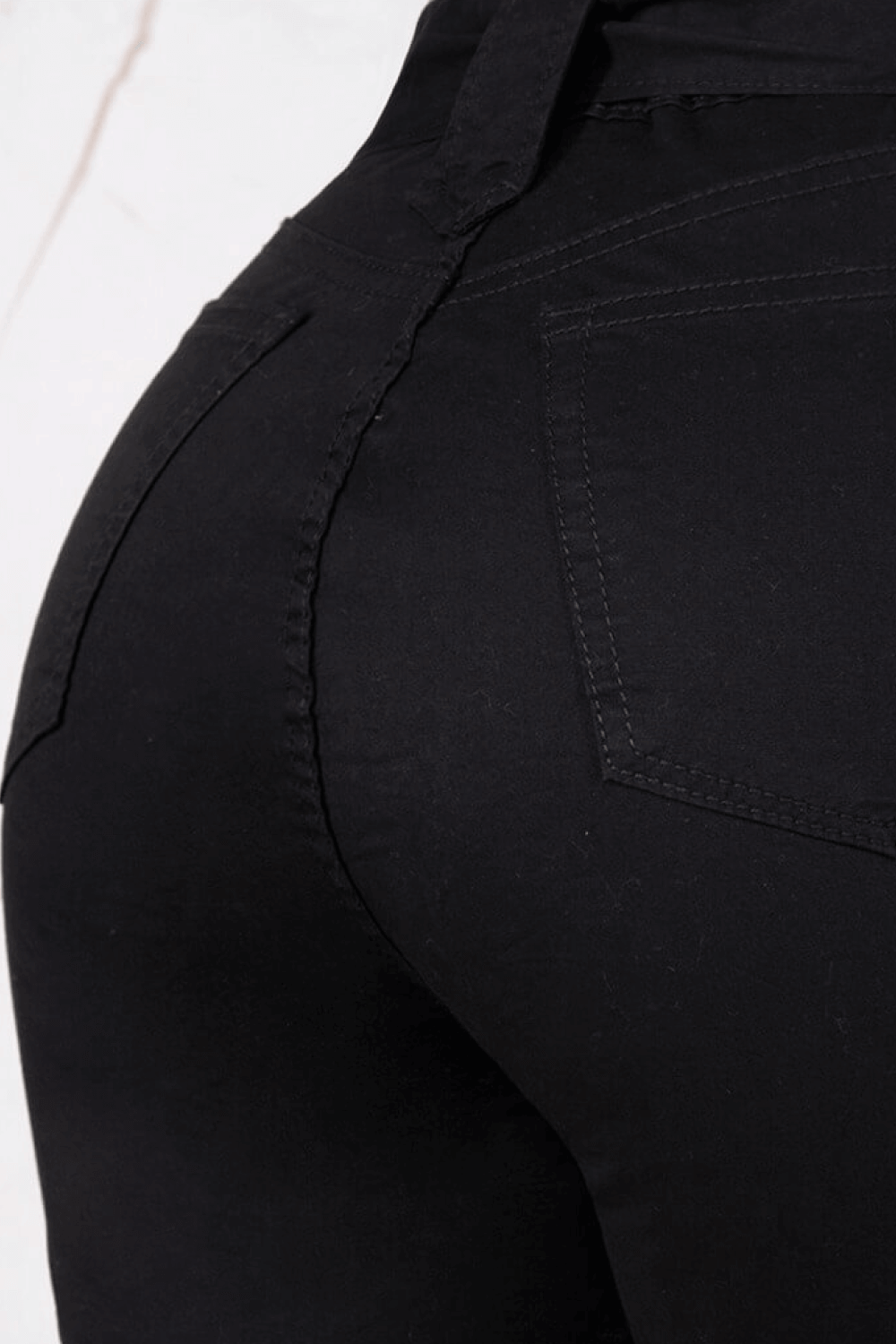 FALDA SHORT CARGO EN TELA DRILL NEGRO