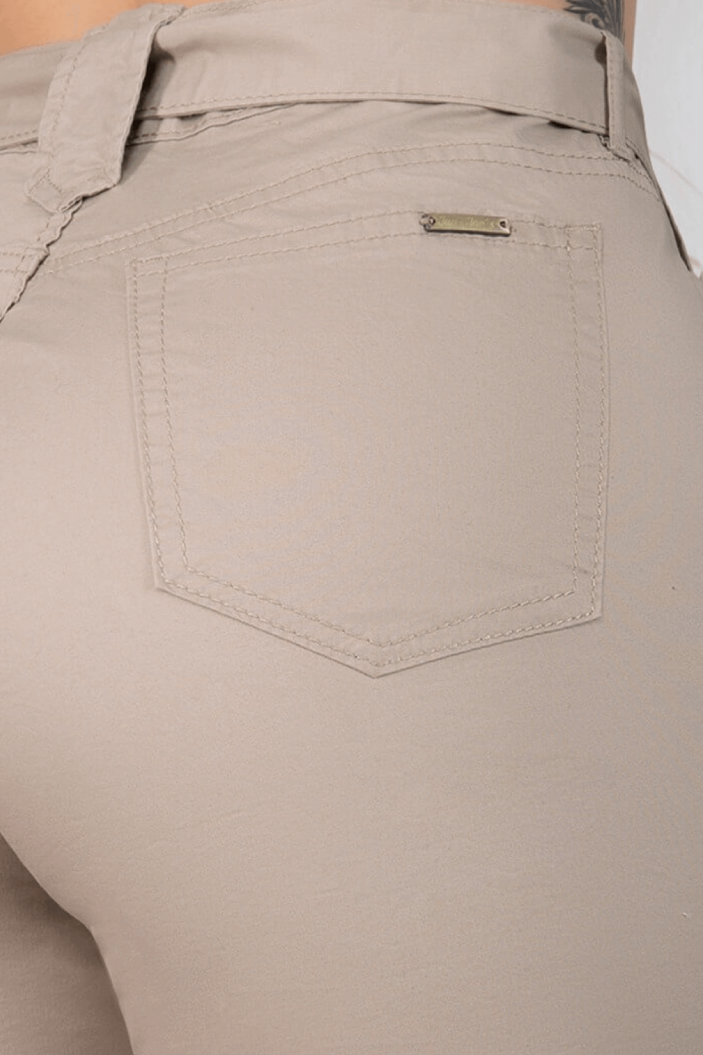 FALDA SHORT CARGO EN TELA DRILL BEIGE