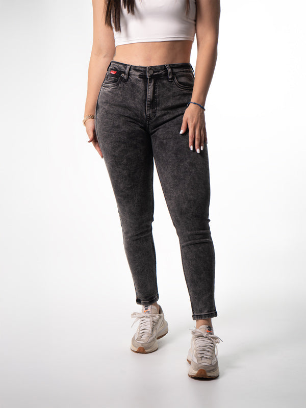 JEANS CLASICO NEGRO FROSTER 1 BOTON TIRO ALTO REF-7364