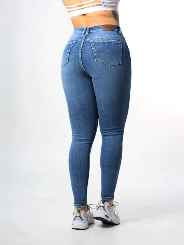 JEANS CLASICO TONO MEDIO 1 BOTON TIRO ALTO REF-7374