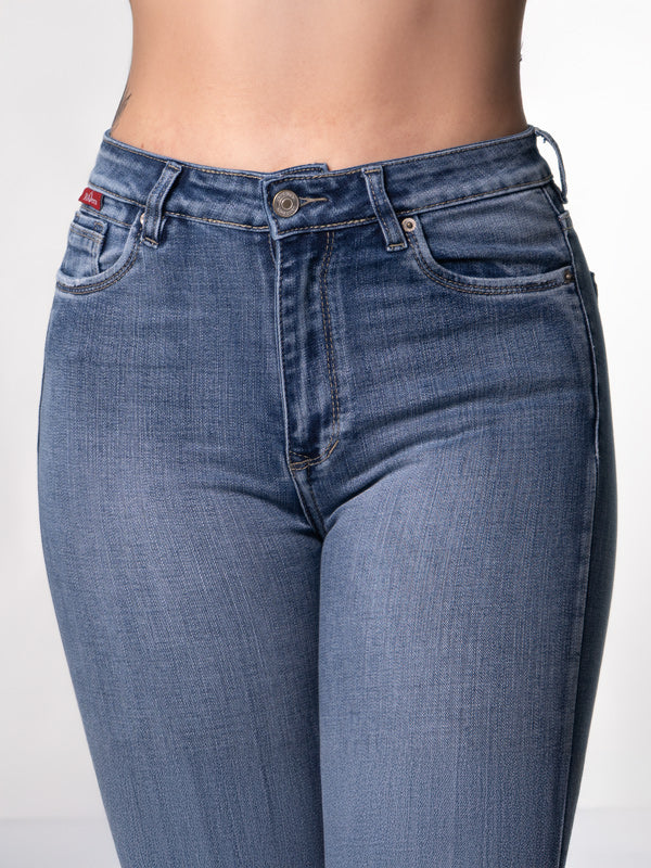 JEANS CLASICO TONO CLARO  1 BOTON TIRO ALTO REF-7376