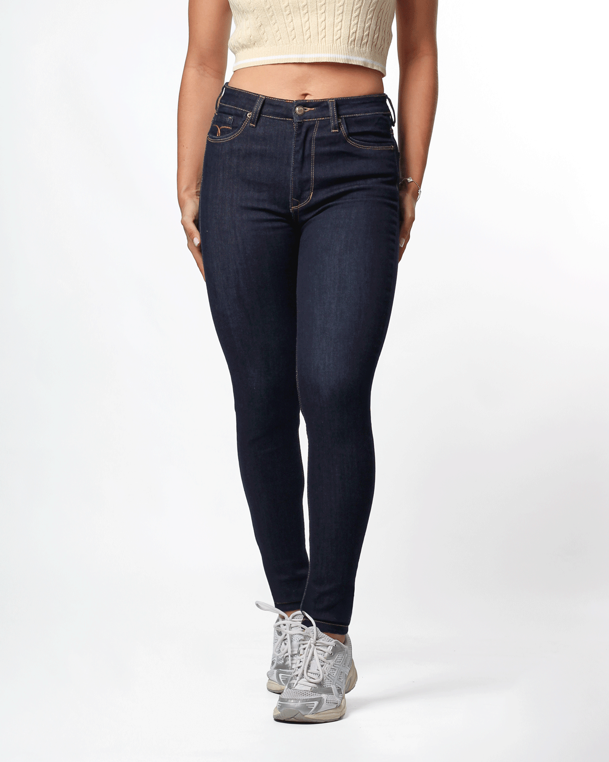JEANS CLASICO SKINNY TONO OSCURO 1 BOTON TIRO ALTO REF-7393