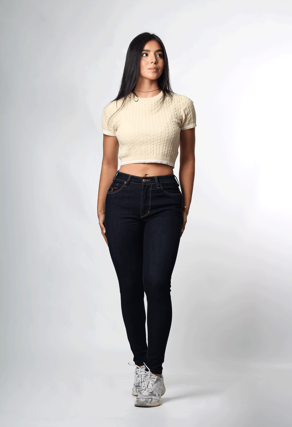 JEANS CLÁSICO SKINNY TONO OSCURO 1 BOTON TIRO ALTO REF-7393