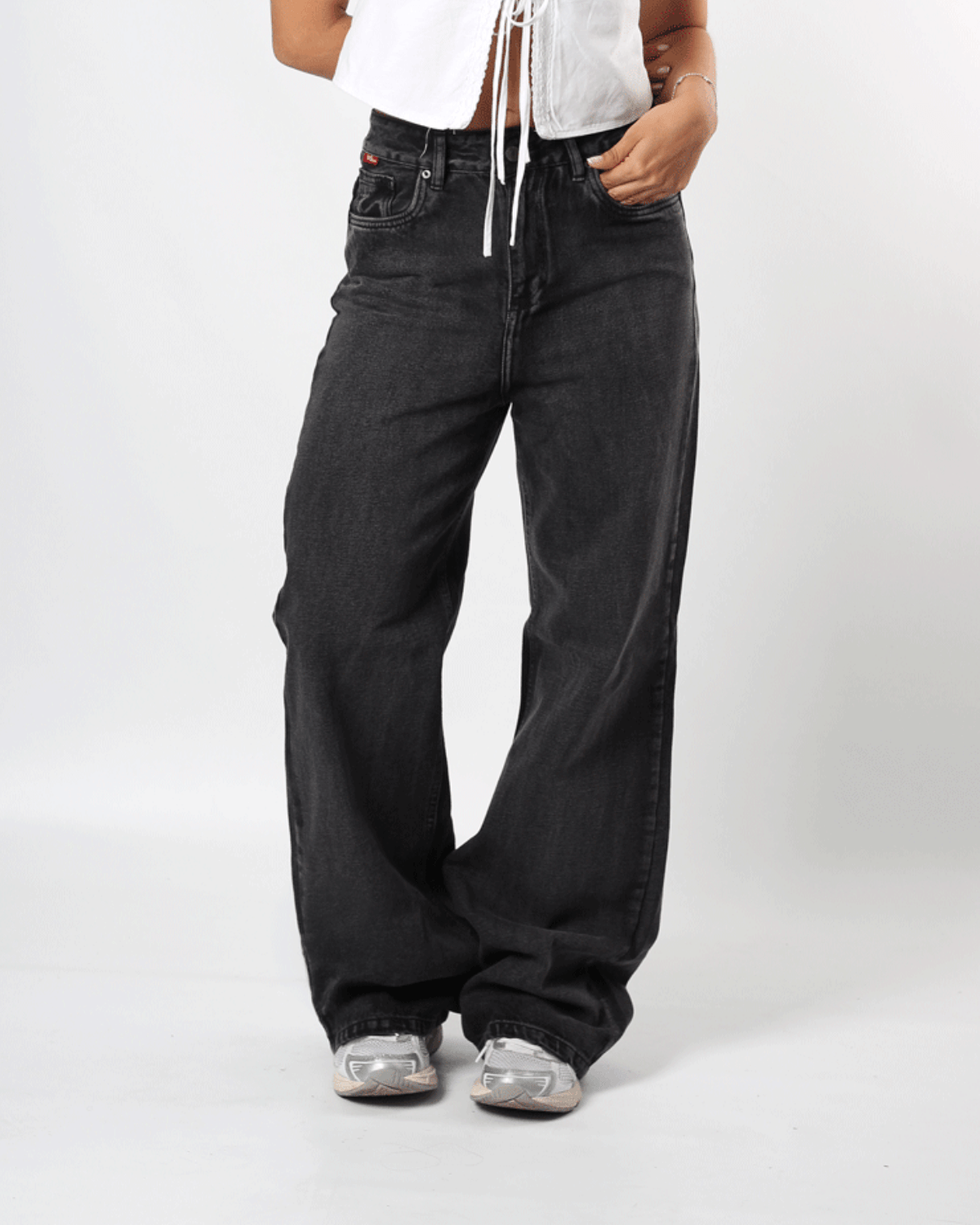 JEANS WIDE LEG NEGRO 1 BOTON TIRO ALTO REF-7397