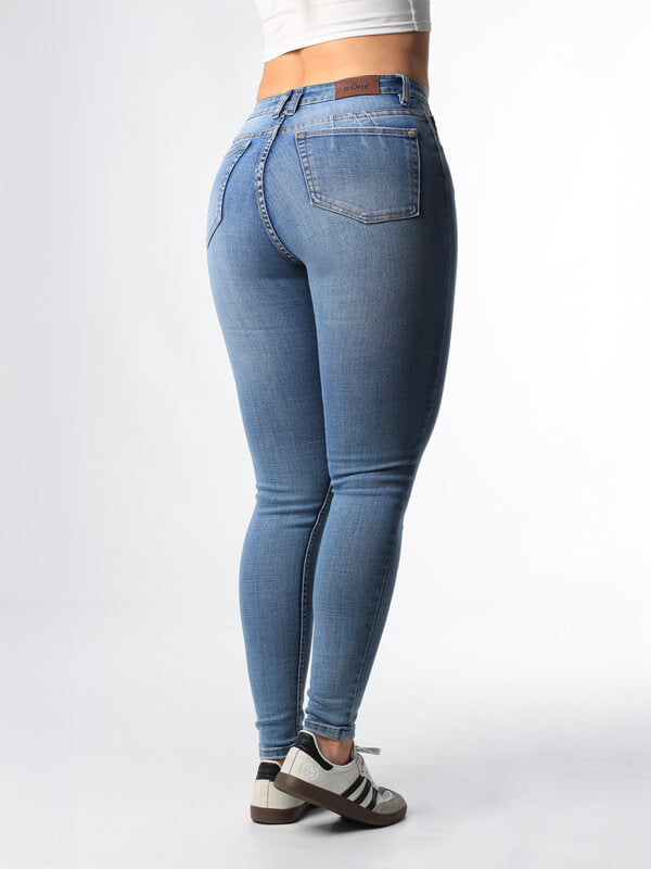 JEAN CLASICO CLARO 1 BOTON TIRO ALTO REF 7418