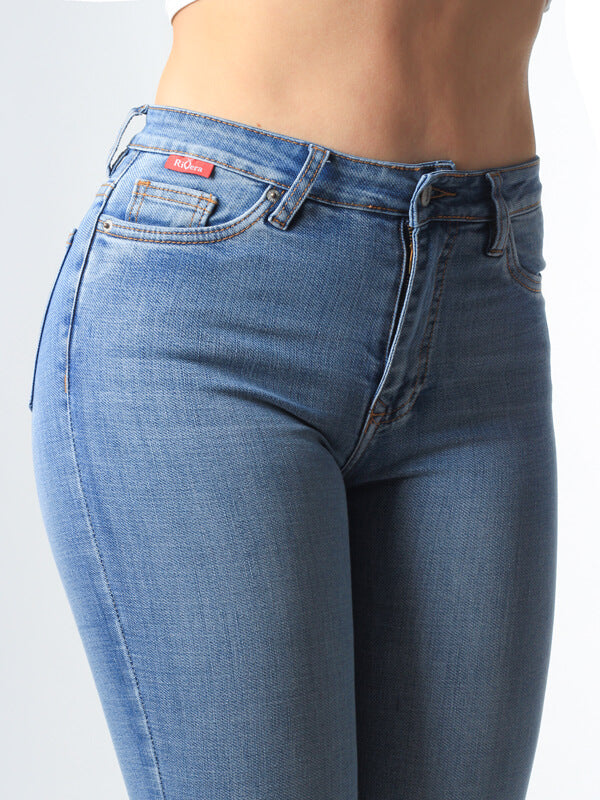 JEAN CLASICO CLARO 1 BOTON TIRO ALTO REF 7418