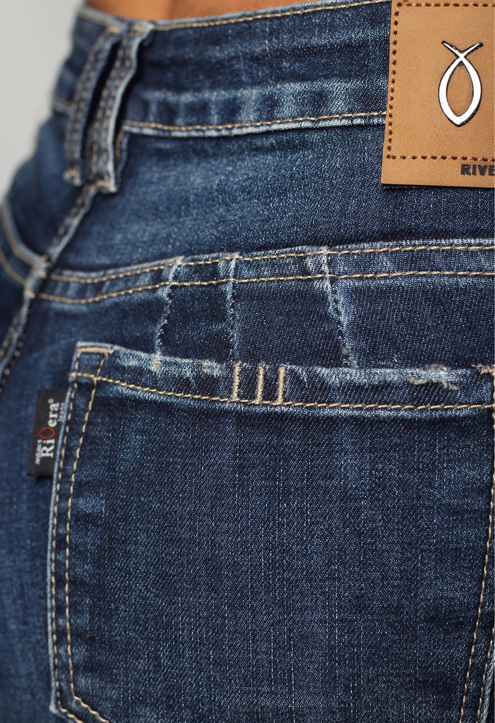 JEAN CLÁSICO SKINNY TONO MEDIO 1 BOTON TIRO ALTO REF-7422