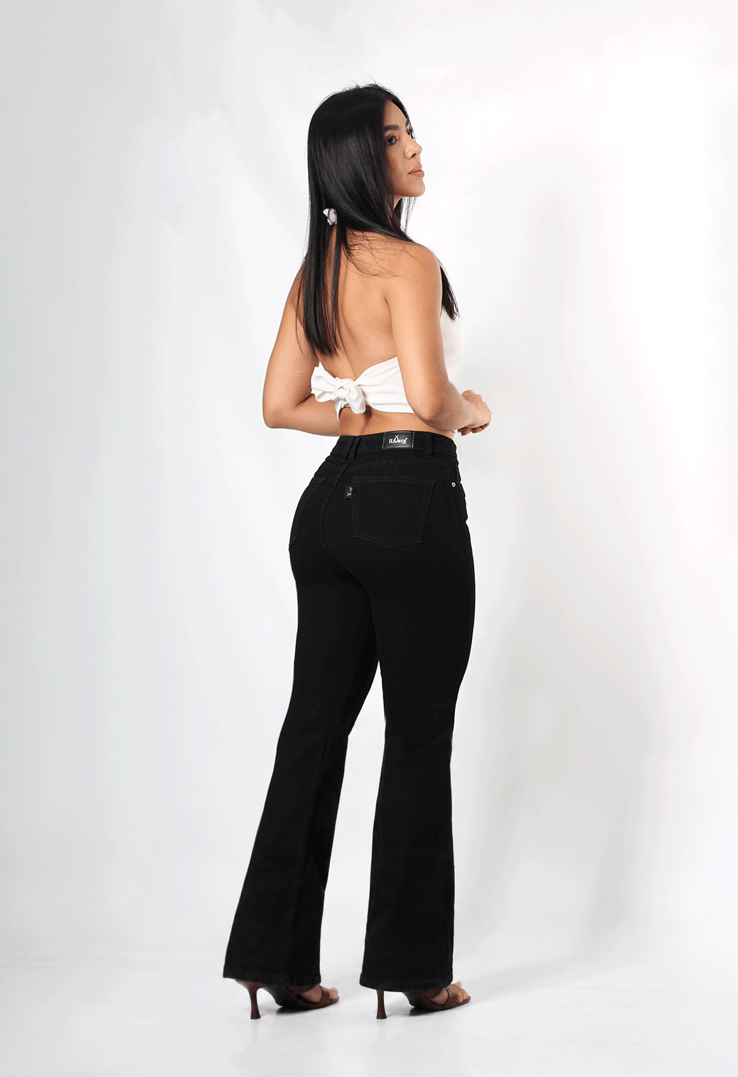 JEAN CLASICO ACAMPANADO NEGRO  REF-7429