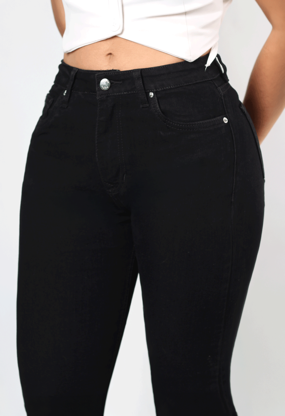 JEAN CLASICO ACAMPANADO NEGRO  REF-7429