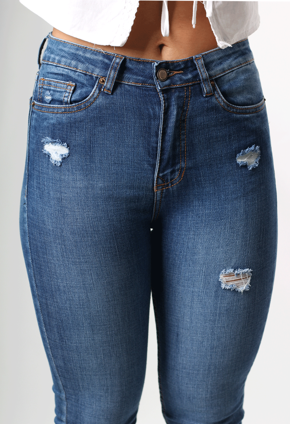 JEANS CLÁSICO SKINNY AZUL CLARO 1 BOTON TIRO ALTO REF-7430