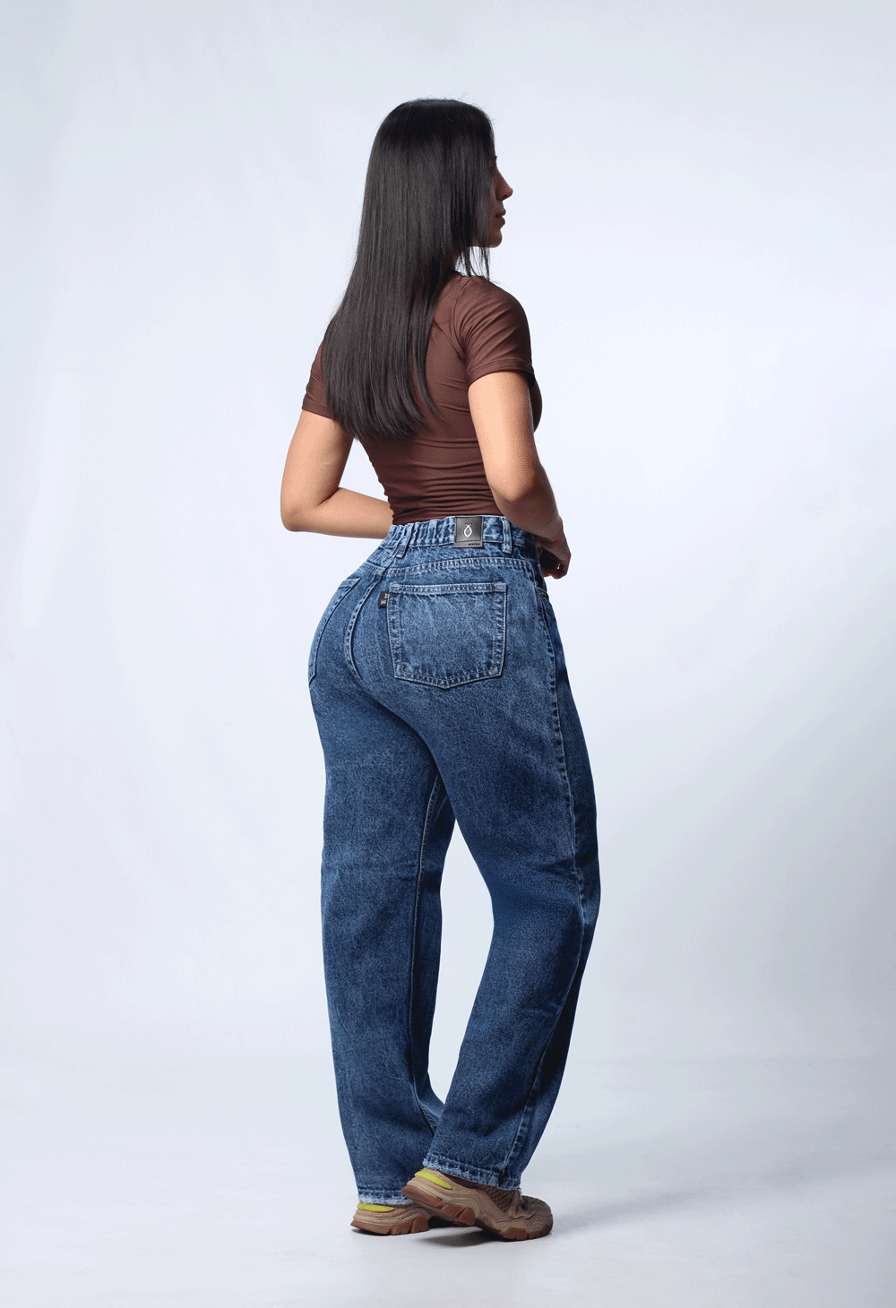 JEAN BOYFRIEND TONO MEDIO OSCURO 1 BOTON TIRO ALTO REF 7446