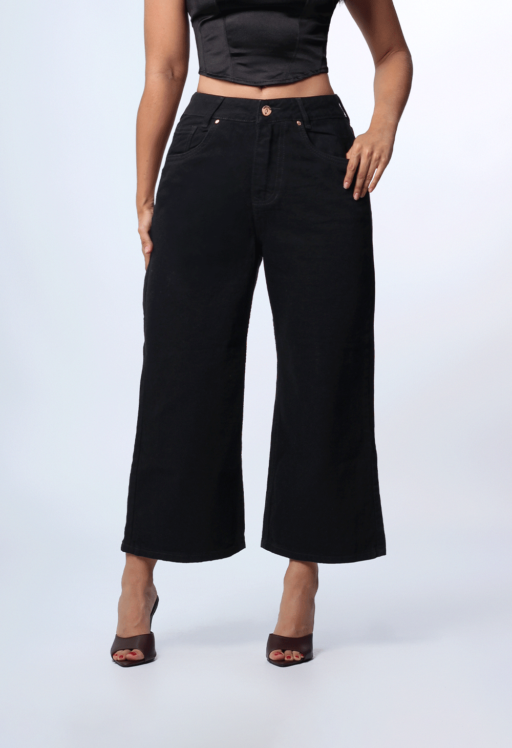 JEAN CULOTTE NEGRO 1 BOTON TIRO ALTO REF 7447