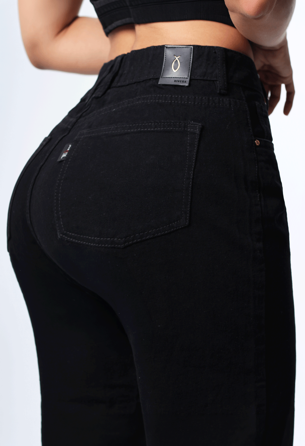 JEAN CULOTTE NEGRO 1 BOTON TIRO ALTO REF 7447