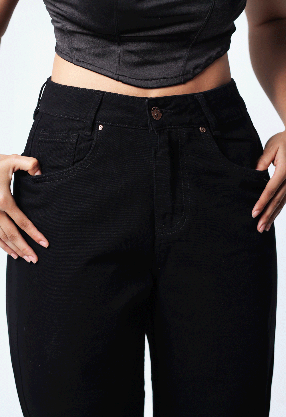 JEAN CULOTTE NEGRO 1 BOTON TIRO ALTO REF 7447