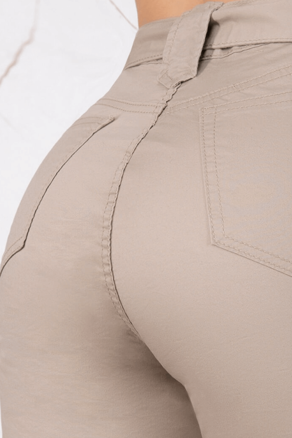 FALDA SHORT CARGO EN TELA DRILL BEIGE